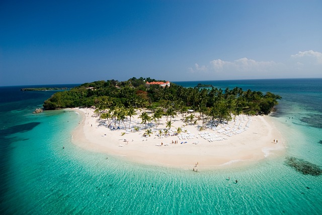 Cayo Levantado (Bacardi Island) with its crystal clear waters